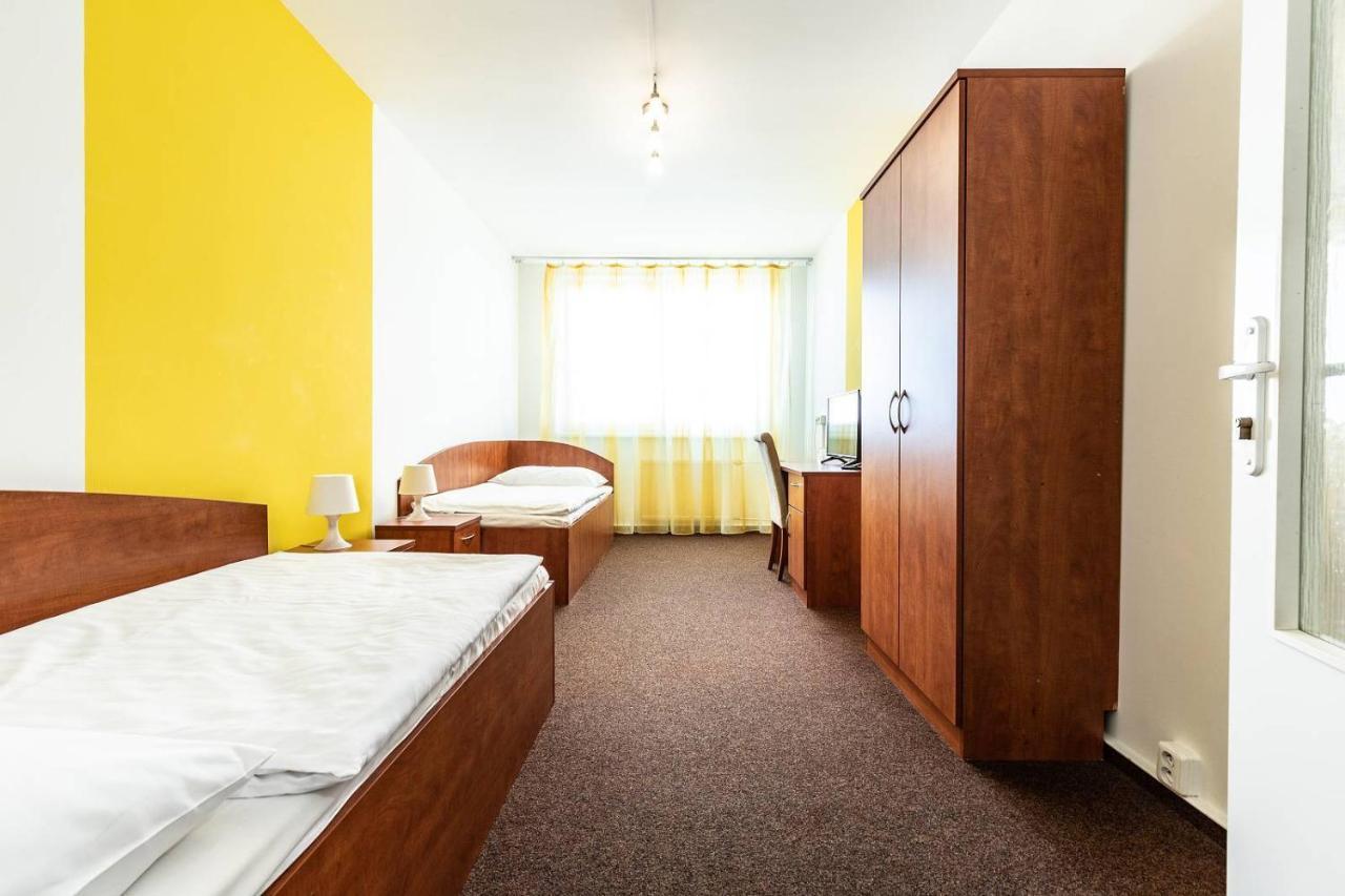 Hotel Krystal Hodonín Esterno foto
